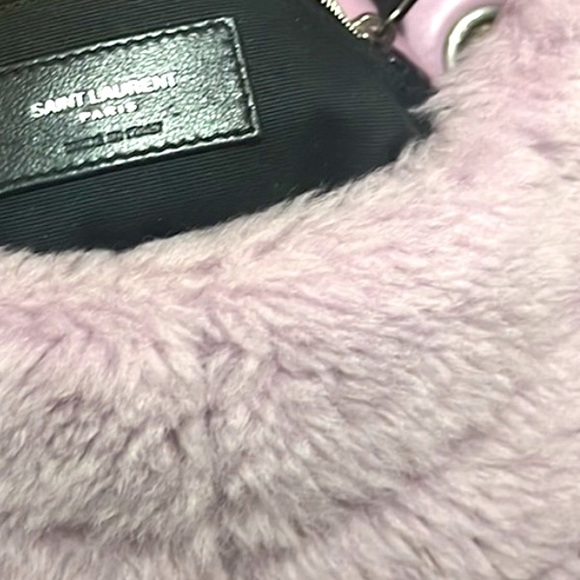 Authentic YSL LOU LOU SHEARLING LARGE PUFFER BAG. Gently used. Discontinued - Picture 6 of 7